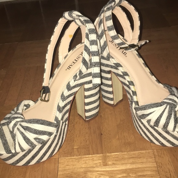 Fabulous blue and white striped high heels - Picture 3 of 5